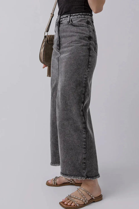 'Mobi' Raw Hem Midi Denim Skirt with Pockets - Celes Fashion